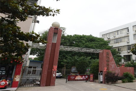 龙源家属院3室2厅1卫119㎡